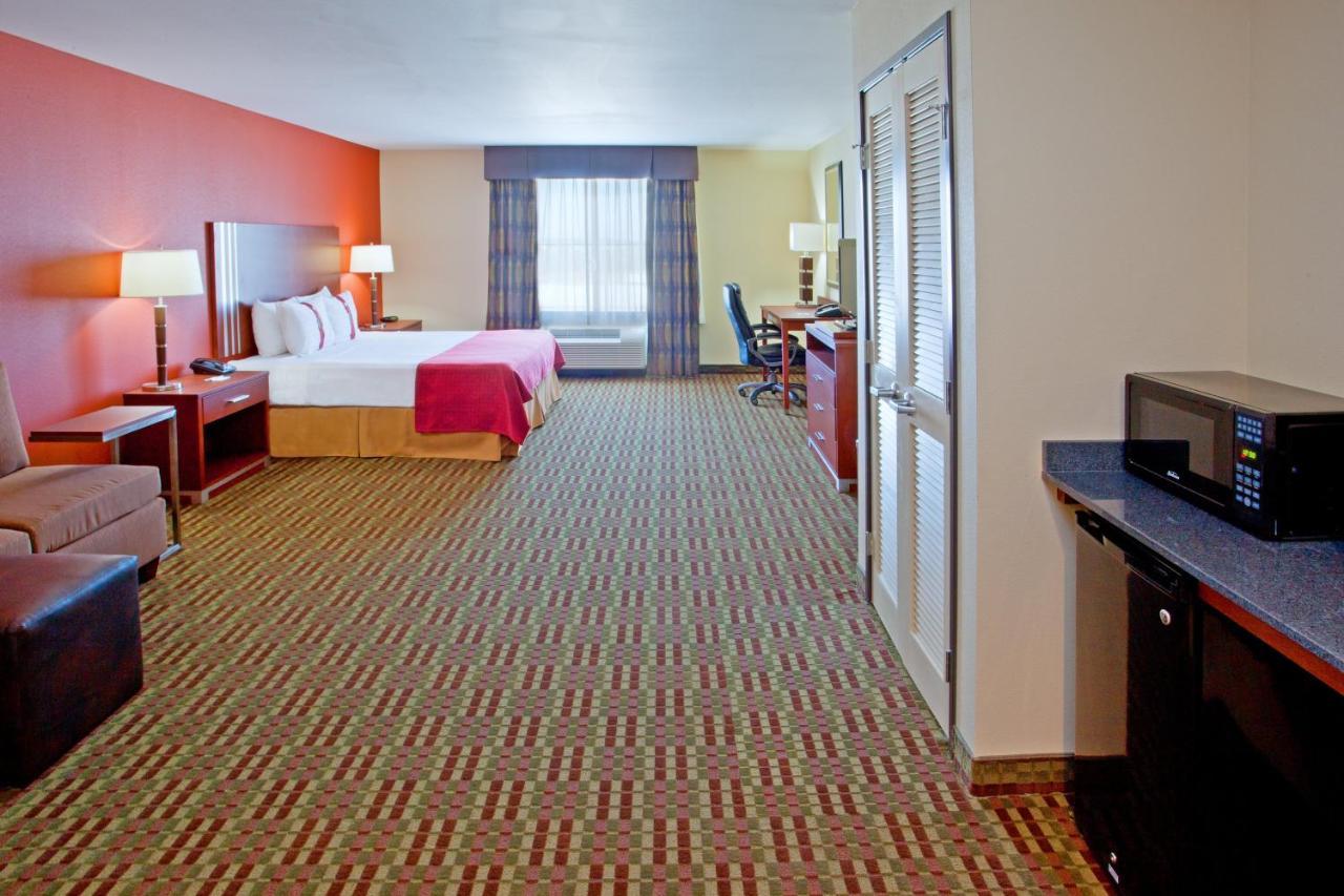 Holiday Inn Austin North By Ihg Round Rock Exterior photo